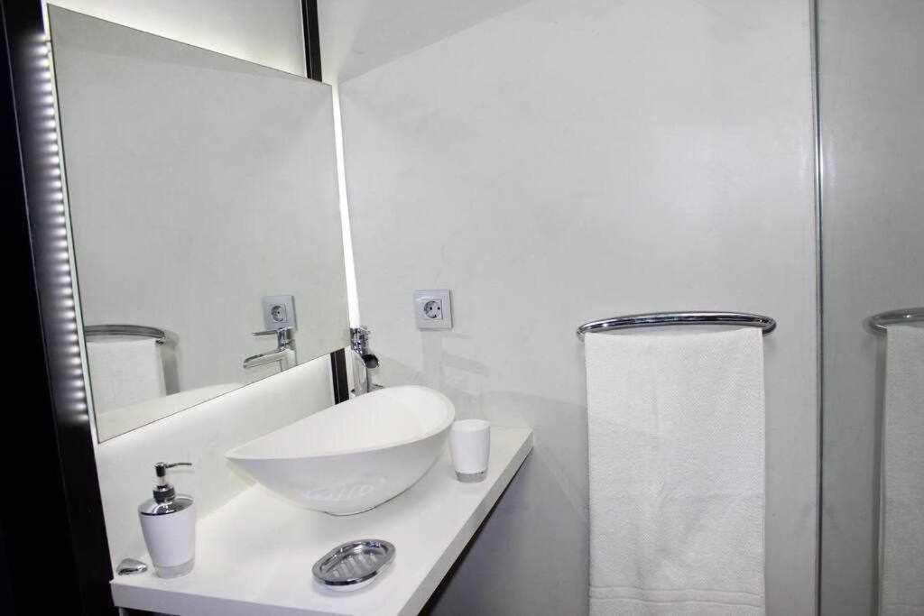 Apartamento Con Diseno Moderno Y Piscina Таурито Экстерьер фото